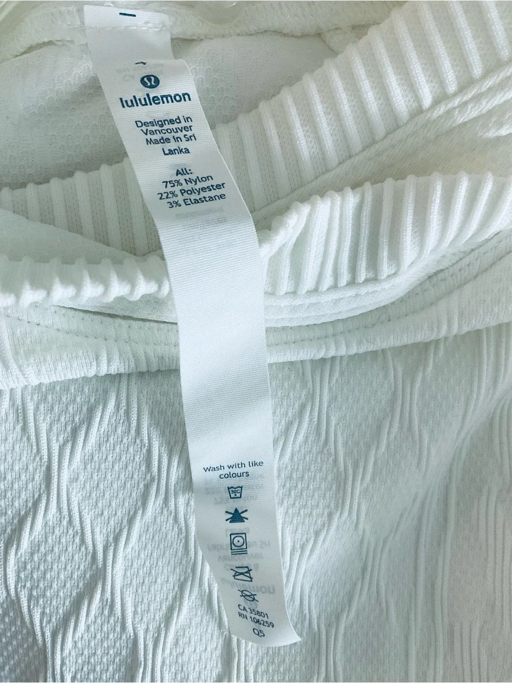 Lululemon Rest Less Hoodie White Textured Seamless Thumbholes Size 4